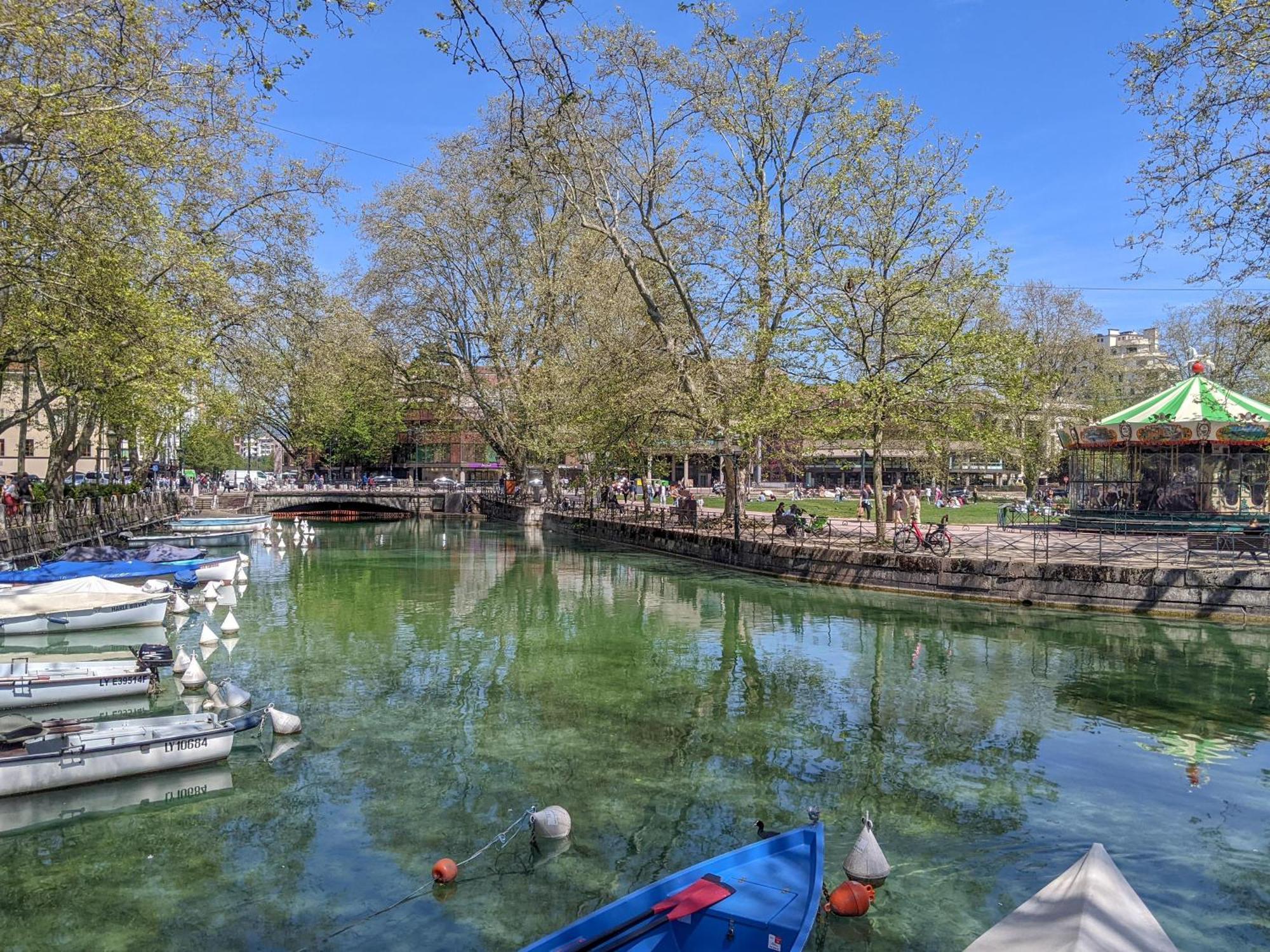 Nid Douillet Bed & Breakfast Annecy Exterior photo